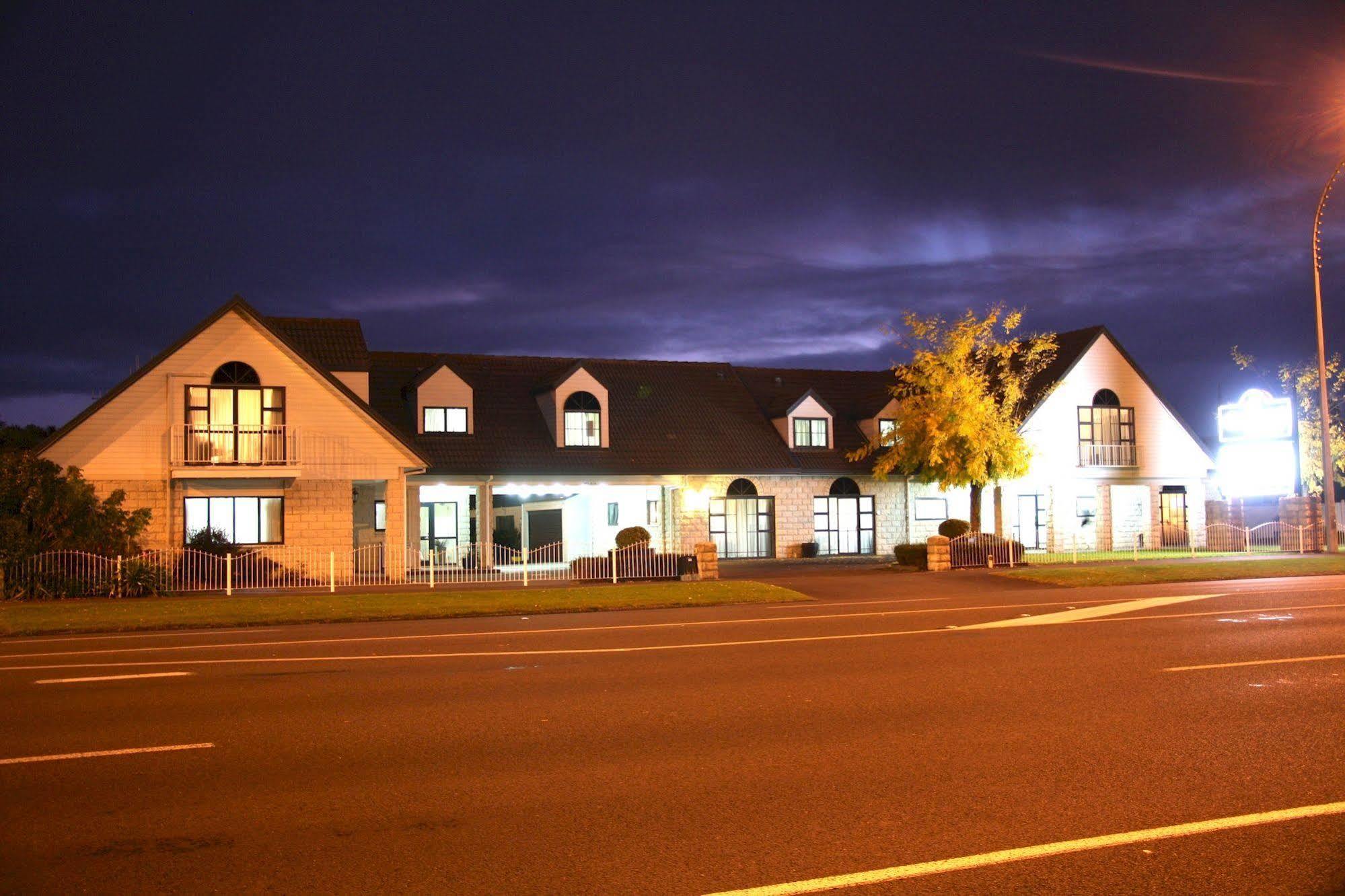 Camelot On Ulster Motel Hamilton Kültér fotó